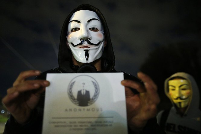 RTenfrancais's tweet photo. Trois membres des #Anonymous jugés devant le tribunal correctionnel de #Nancy https://t.co/WQzznB2HCr https://t.co/khhd0PhxlU
