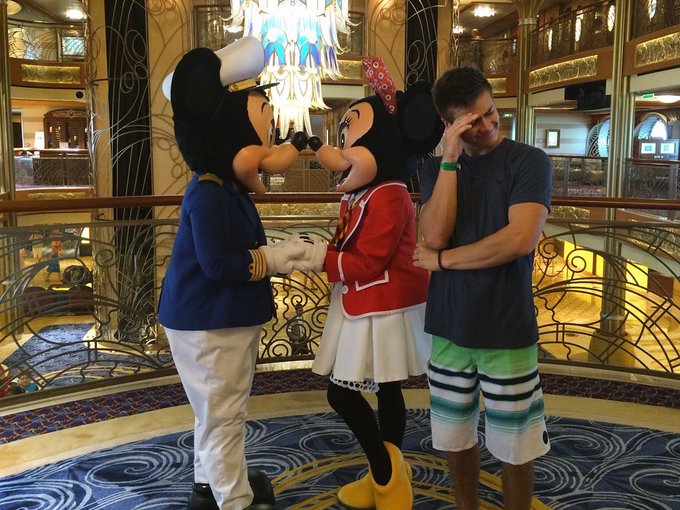 ディズニー チャンネル スターズ 公式さん の 15年11月 のツイート一覧 1 Whotwi グラフィカルtwitter分析