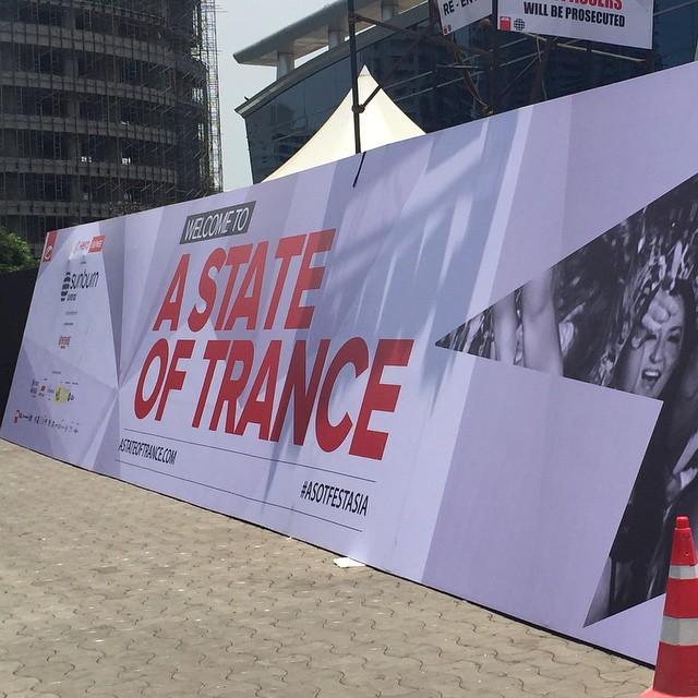 ak2_music's tweet photo. This is where I feel "ALIVE" 💟😍😘🎼🎵🎧

@asot #ASOTFESTASIA #asot700 @arminvanbuuren 💗 https://t.co/47drRMQ3Rb