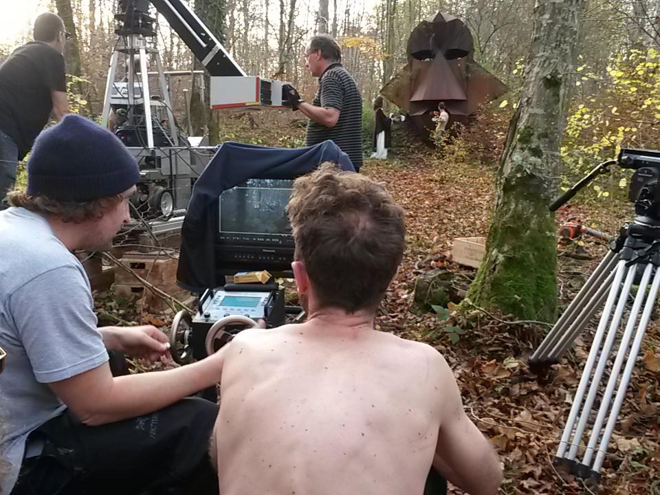 a39a99a3c7ab4bb's tweet photo. Tounage du clip #10lec6 au #ventdesforets avec #joss #theodorefivel #simonbernheim #andrechemetoff, prod. #trinita https://t.co/ZRQv2aN0Ny