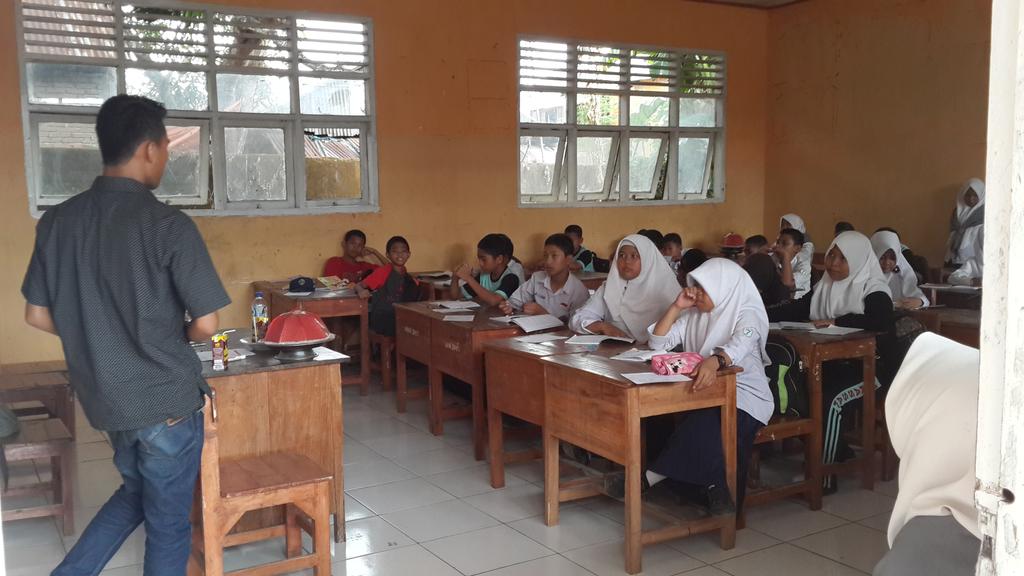 Alhamdulillah.. Indoor hari pertama lancar terima kasih buat kakanda Aziz yg telah membawakan materi hari ini