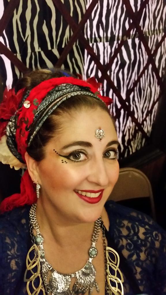 quixidyllic's tweet photo. Dancing with Dala Dance Company is always a blast! #bellydance #fcbd #sisterstudio https://t.co/EWYjKwPIfx