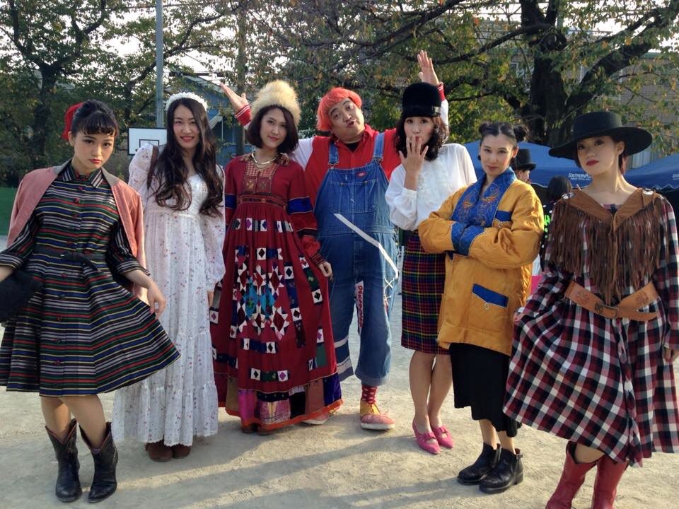 hii_deka_hii's tweet photo. デッカちゃんとお写真撮っていただきました!!!
パシャリ 📷✨
ありがとうございます♡
#デッカちゃん #Hmodel #model #高円寺フェス #fastonshow #古着 #fizz #groggrog https://t.co/xMACfMq64W