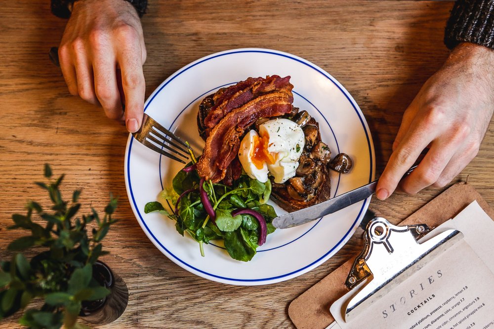StoriesBar's tweet photo. A proper Monday #lunch can make the start of the week just about bearable! #bacon #poachedeggs #brunch https://t.co/uH7ih7D0wM