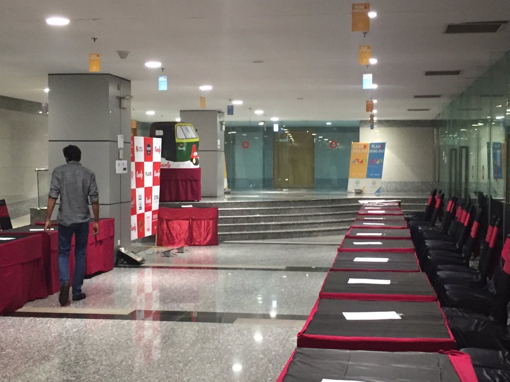 wasaywaraich's tweet photo. Floor is all set to welcome tech geeks to support young tech innovators #planxdemoday @PlanX_PITB https://t.co/cgBIeUMY8a