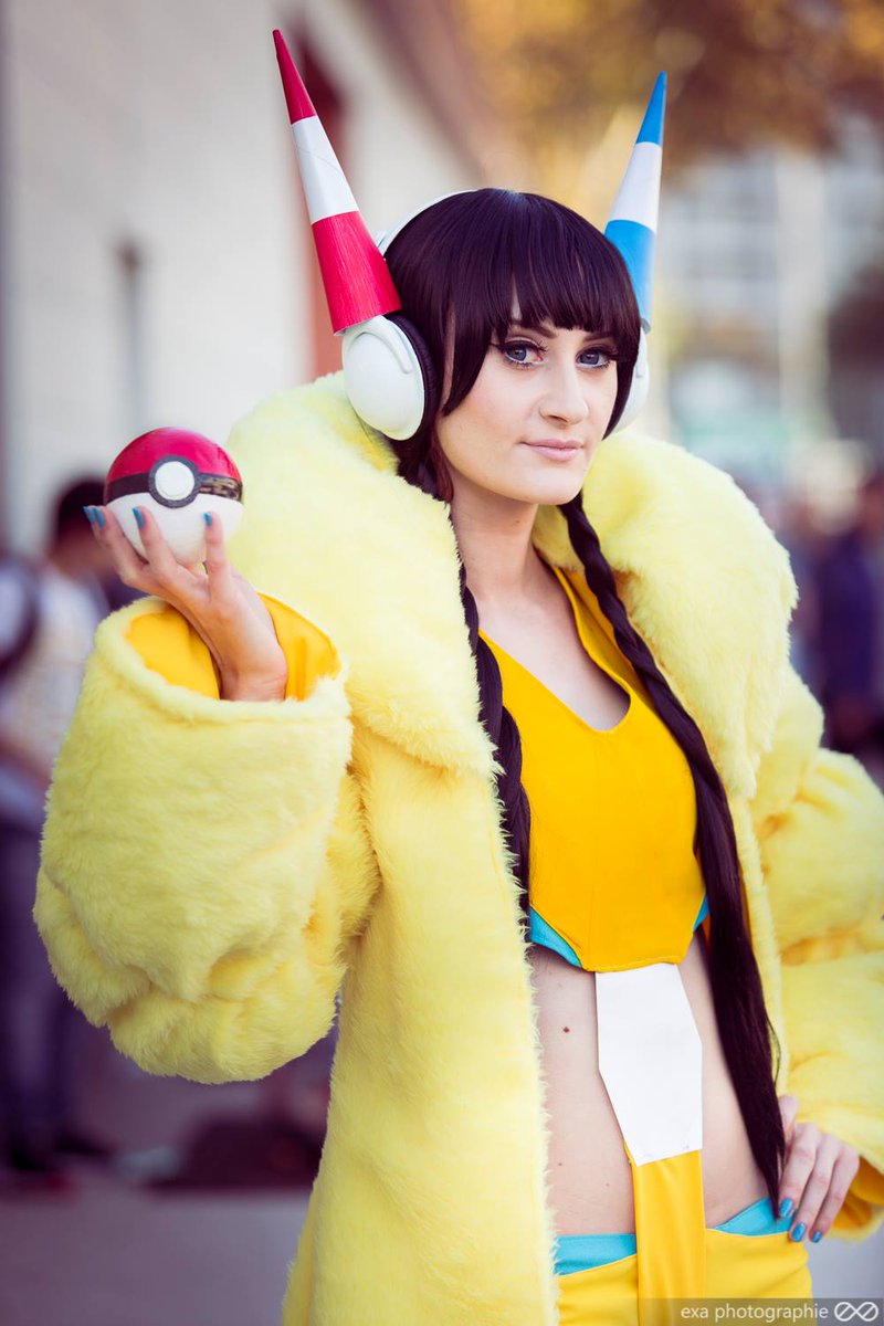 Nana On Twitter Inezia Pokemon Kamitsure Elesa Blackandwhite2 Cosplay Japan