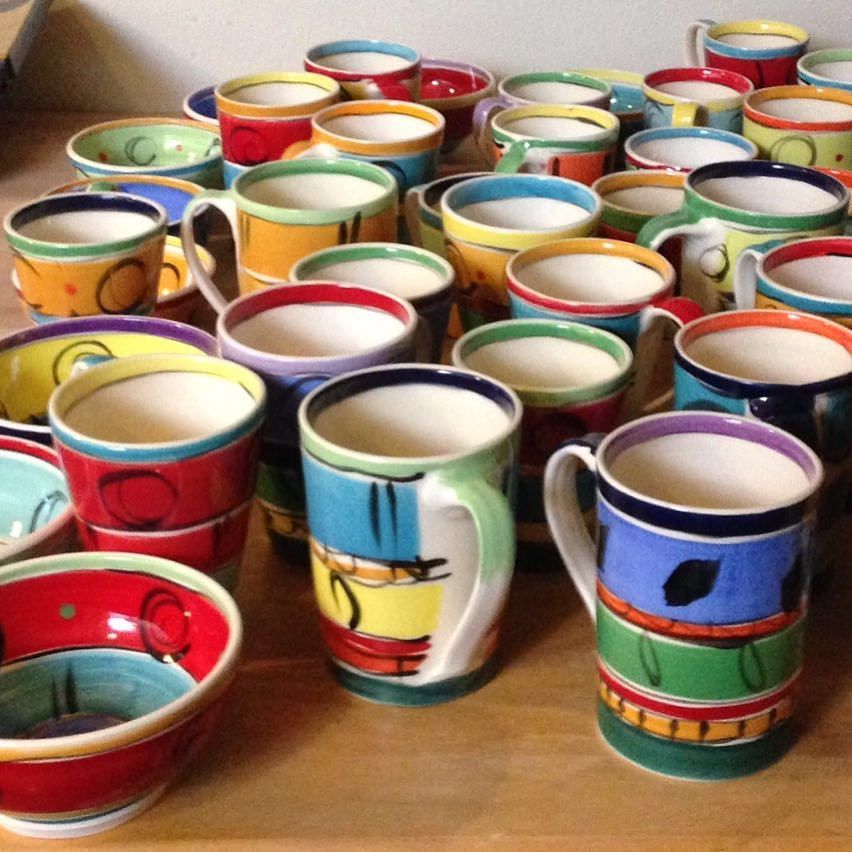 kathonvashon's tweet photo. They're BA-aaaccck! Liz Lewis's colorful mugs and ice cream bowls are at the Nest. You won… https://t.co/UtaqtM30RL https://t.co/j3BaHT86W8