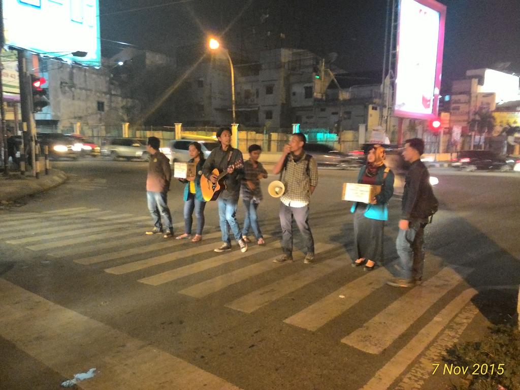 Aksi Penggalangan Dana Pendidikan Kerakyatan Cc : <a href="/KampungAmbo/">Cerita Sibolga</a> <a href="/Hutriansyah_17/">Hutriansyah Harahap</a>  @1207210224