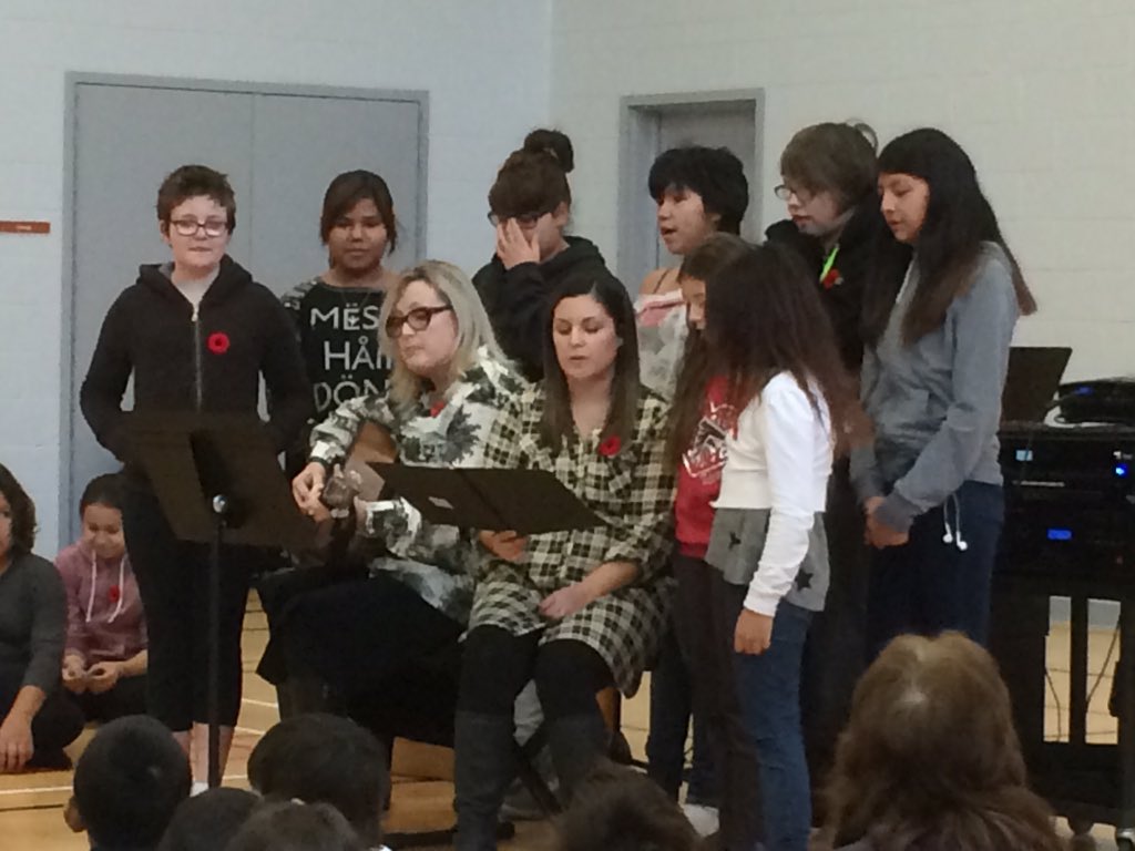 7Stones_School's tweet photo. "Throw your hearts up!" A beautiful message of peace and kindness for Remembrance Day! @RegPublicSchool @herridge_l https://t.co/Y4hqv2BLuo