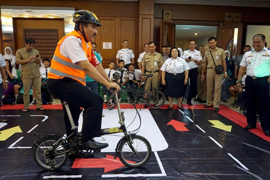 dishubsurakarta's tweet photo. Walikota: #ayongepit @PEMKOT_SOLO @B2WIndonesia @Toto_B2W @dianmiyoto @amranita @tentangSolo @InfoTimlo @SoloThok https://t.co/cAO7PDEatn