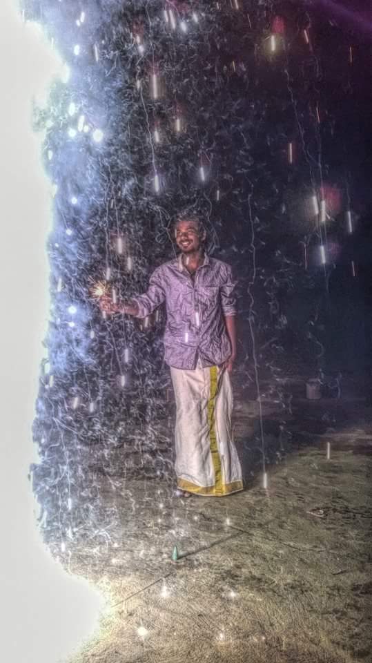 rajkumarstyli's tweet photo. #Happpieee Diwali Tweeps... โโโ๐๐๐๐๐
#TherikaaaVidunga โโ๐๐ https://t.co/phslEIs6EY