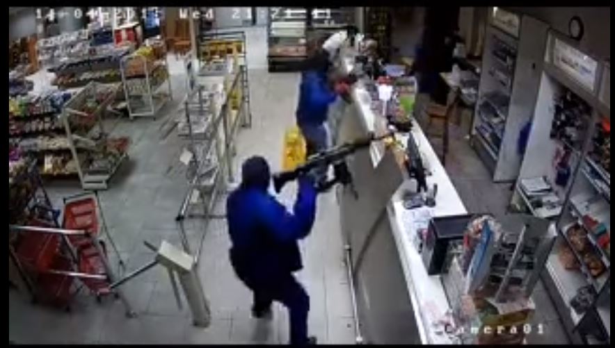 TimesLIVE's tweet photo. Watch armed robbers bomb Pretoria Engen petrol station https://t.co/NLzglPz8Bc https://t.co/IFDqJlxrhb
