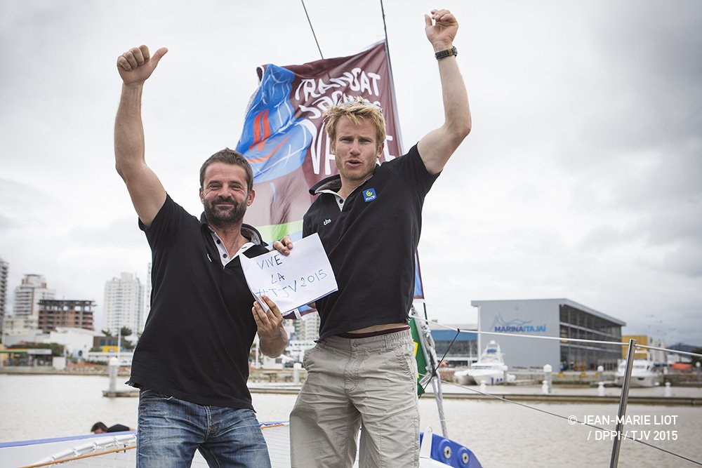 TransatCafeLOR's tweet photo. .@francoisgabart & #PascalBidegorry ont un message pour les @IMOCA60 de la #TJV2015 😄 @trimaranMACIF https://t.co/vv4qLEGPq2
