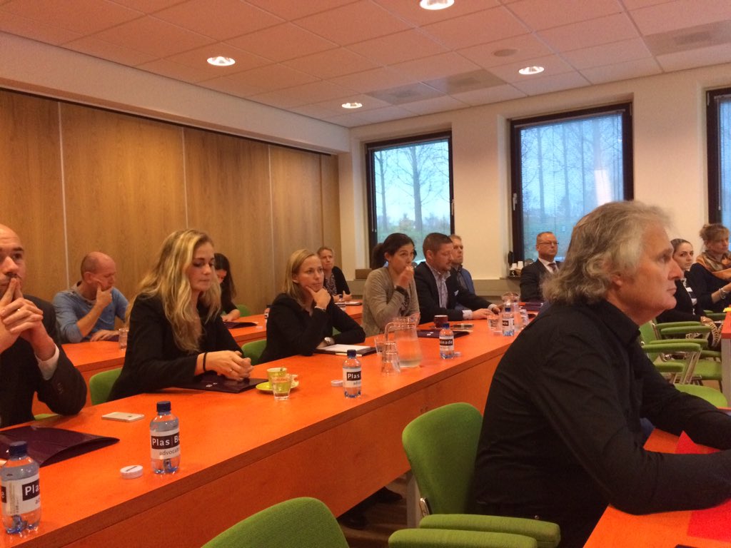 RGKlaver's tweet photo. Volop aandacht bij leden @HattricksClub @fcgroningen tijdens kennissessie ICT recht @PlasBossinade https://t.co/jlTJWenQnS