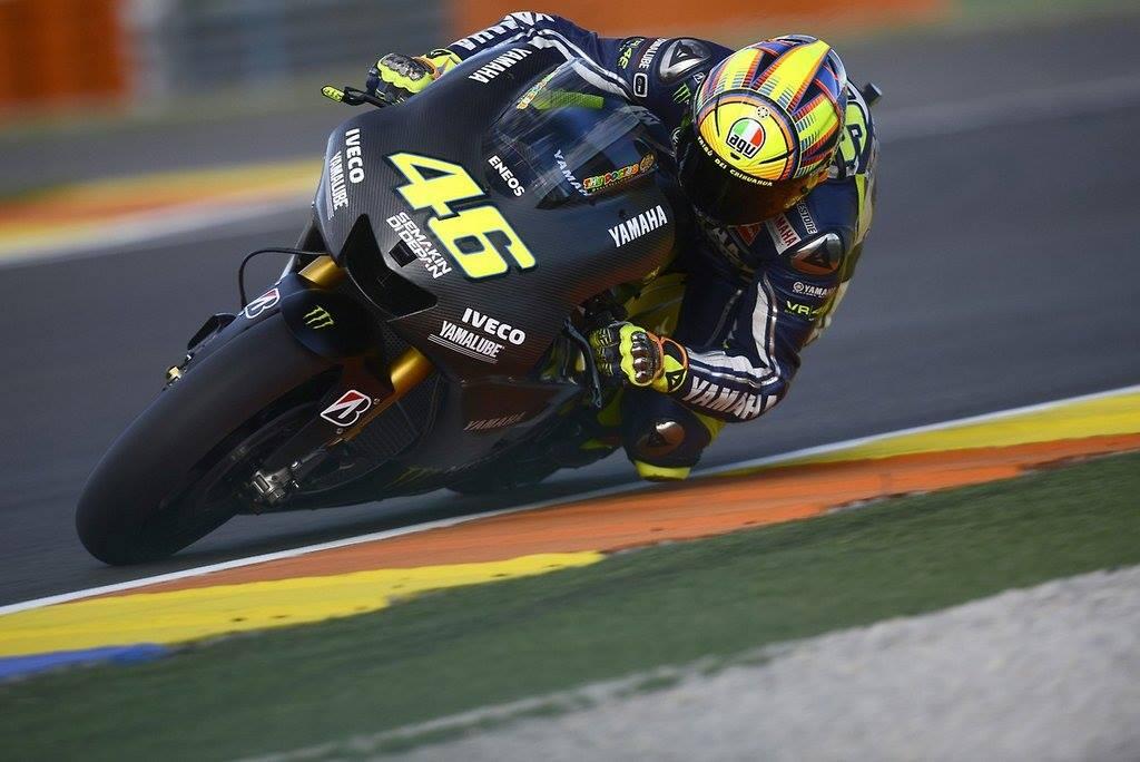 rossistas's tweet photo. A partir de mañana...¡empieza la temporada 2016! #iostoconVale #backinblack https://t.co/ELqcgwuU2v