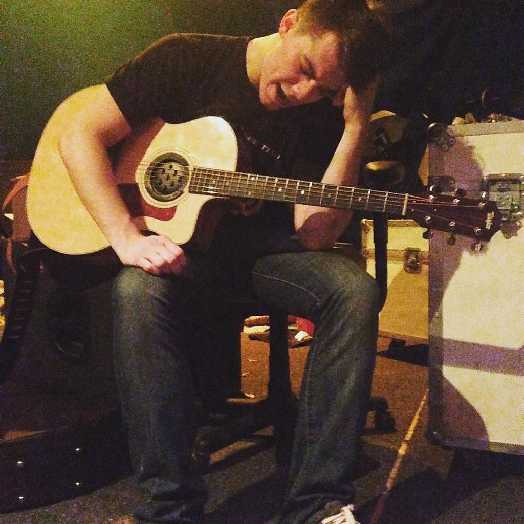 JennaTilveran's tweet photo. @greyemusic : https://t.co/nAXkehb9Bv | #greye #greyemusic #music #singing #sing #song #guitar #taylorguitars #jet… https://t.co/goDJqzgmip