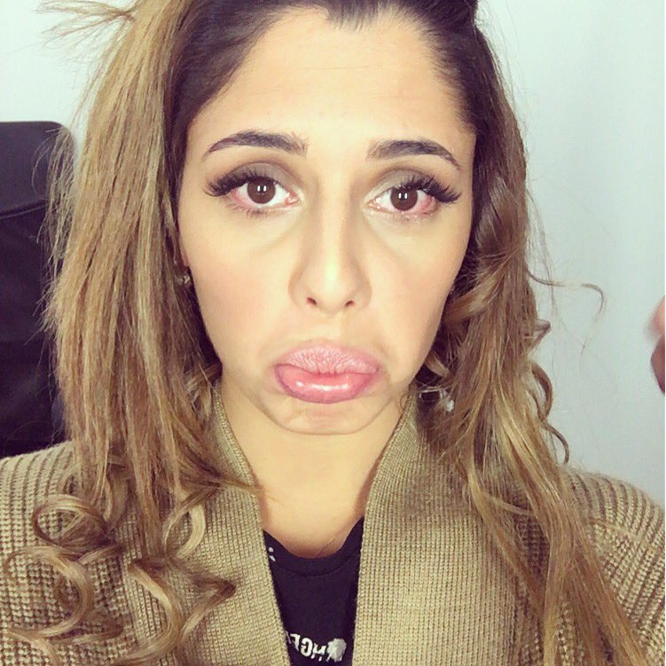 iamkoraly's tweet photo. Conjonctivite quand tu nous tiens 😒😔😔😔 #coco #teamcoco #bigteamcoralie https://t.co/QB1GzIpjJY