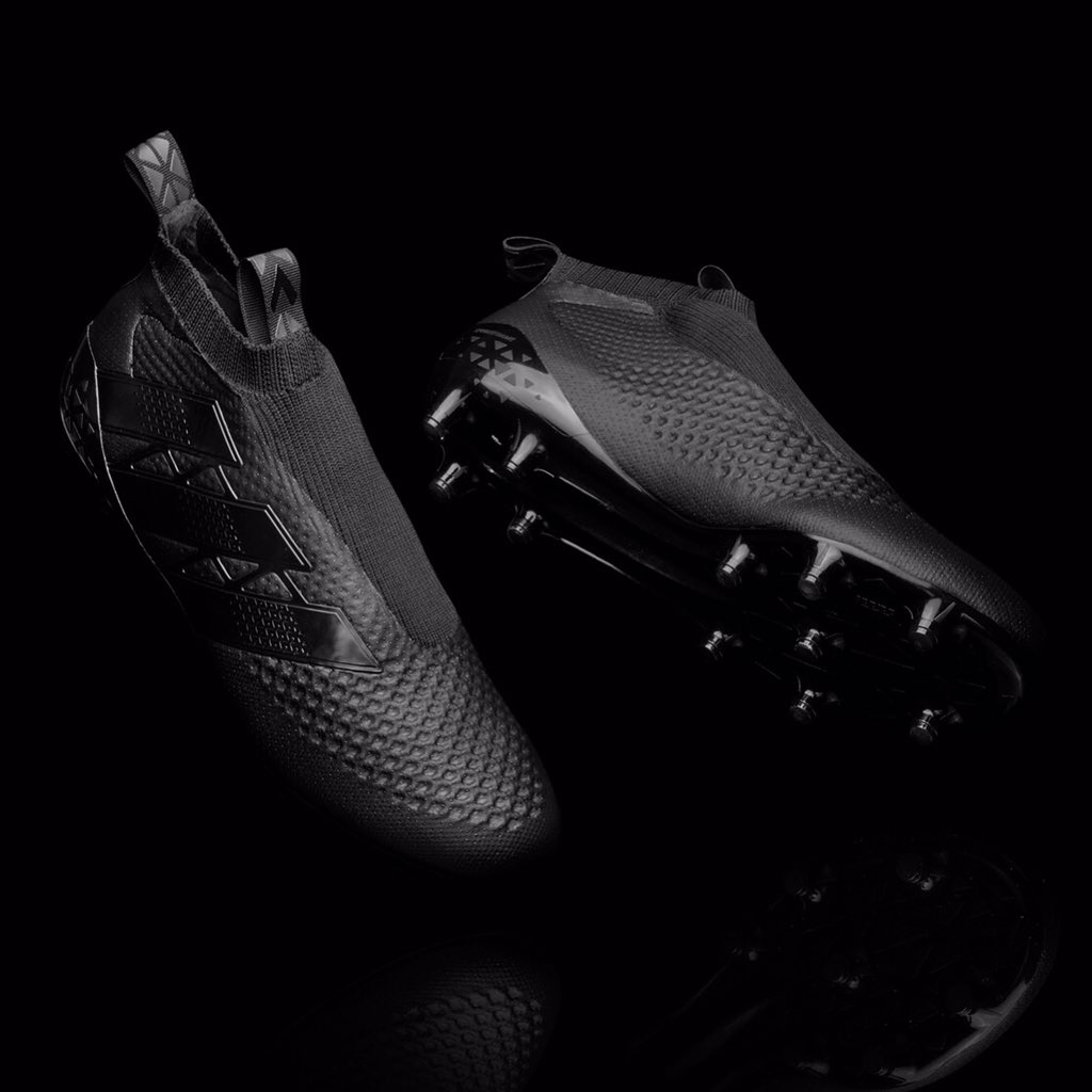 Re-tweet if you like them!! #adidas #futureoffootball #newboots #adidasboots #nolaceboots