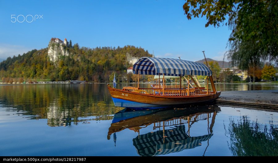 One of those amazing places in #Slovenia, hidden in front of your eyes... Lake Bled: #MustVisitPlaces