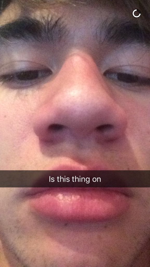 robbo26_'s tweet photo. no Calum I don't think it is @Calum5SOS #SpotifyShowdown https://t.co/4uQqccVULE