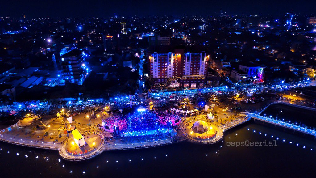 hardidatoek's tweet photo. Makassar dua kali tambah baik.. #papsQaerial #dronesaregood @drone_addict https://t.co/3GMziWDqxC