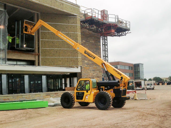 ogpnews's tweet photo. .@GoPettibone's #Extendo 
#944B leads new generation of #telehandlers:
https://t.co/cavdkHY75r
#handling https://t.co/up1pj5vF6d