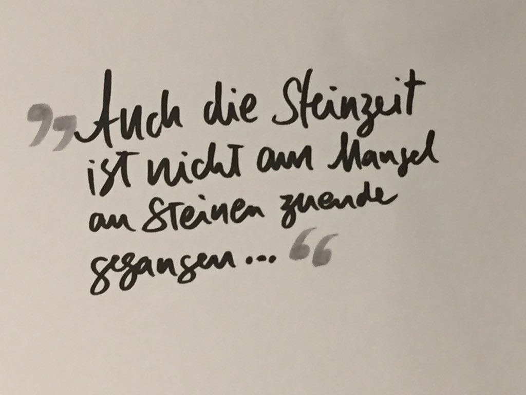 Thomas_Dehler's tweet photo. #masteroffuture: das Denken in traditionellen Gefäßen und Strukturen aufgeben. Das trifft auch auf #work@home zu https://t.co/ITUESQXNj5