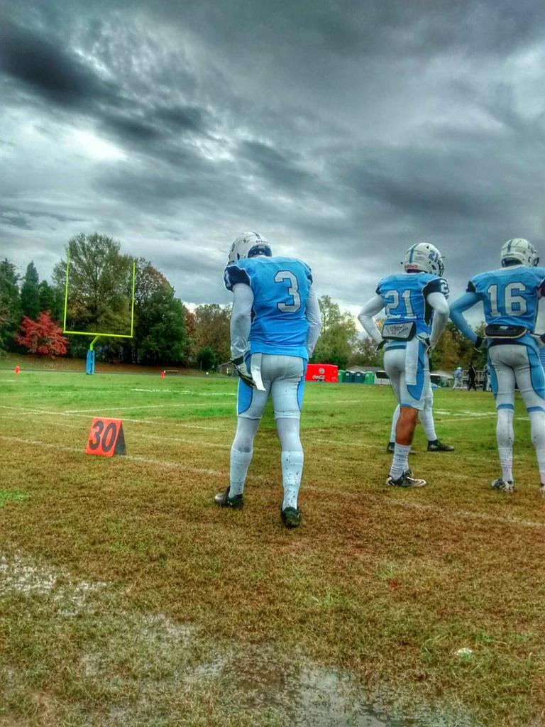 B_Moore_3's tweet photo. #LongLiveThree https://t.co/Gssszwos32