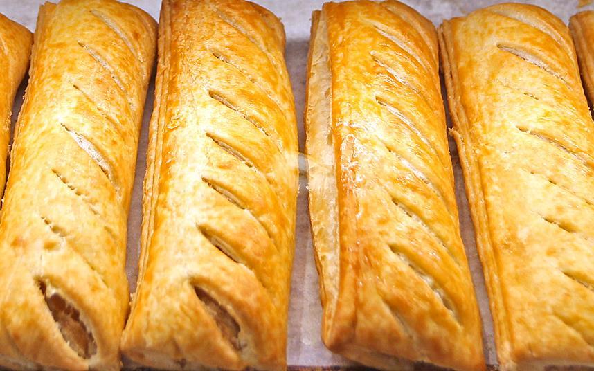 Telegraph's tweet photo. Britons express astonishment that America has never heard of the humble sausage roll https://t.co/WtY2GaYwlE https://t.co/x80VfOvtnc