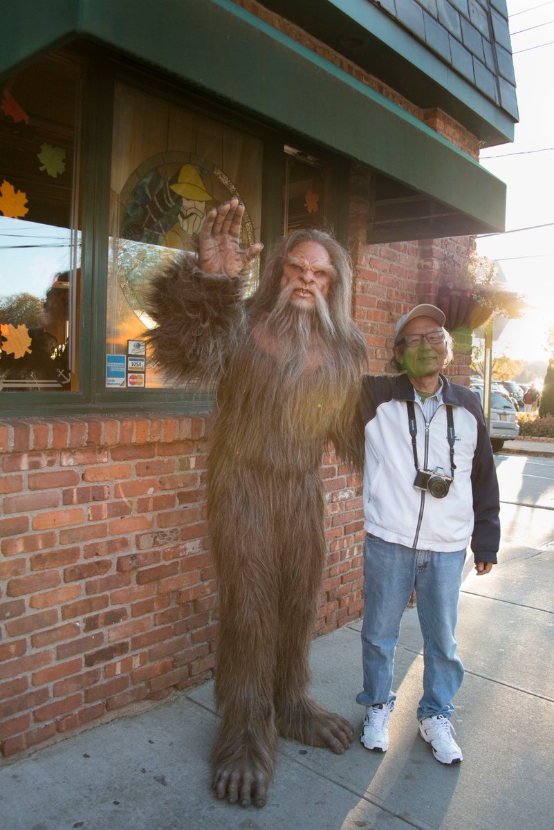 Sapphirepath's tweet photo. Dad & Sasquatch at Northport, NY #SaveSasquatch https://t.co/LtZHCGyaI0