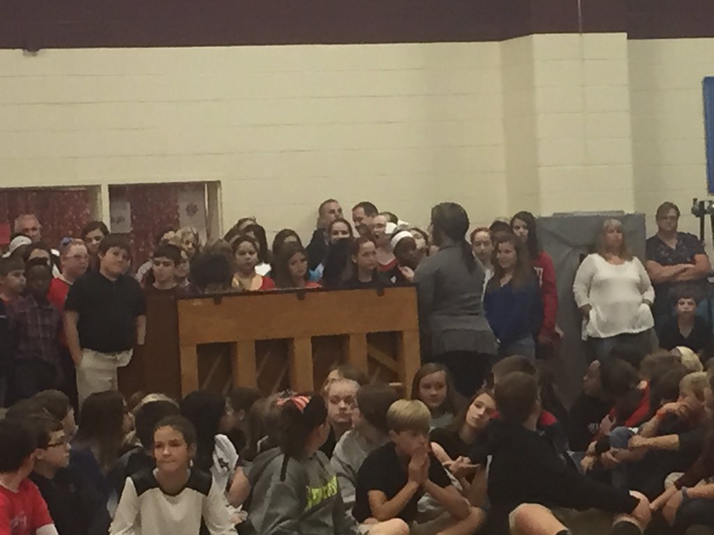 SEMSMustangs's tweet photo. SEMS celebrates Veterans' Day with an amazing program.  Thank you Ms. Freeman for sharing with our students. https://t.co/g6bkjCThA7