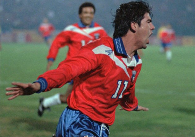 MEMORIAS | <a href="/M11SALASPRODUCC/">M11SalasProducciones</a> e <a href="/IvanZamorano9/">Ivan Zamorano</a> demolieron con <a href="/laRoja/">Selección Chilena</a> a <a href="/FCFSeleccionCol/">Selección Colombia</a>. bit.ly/1WMgy9o