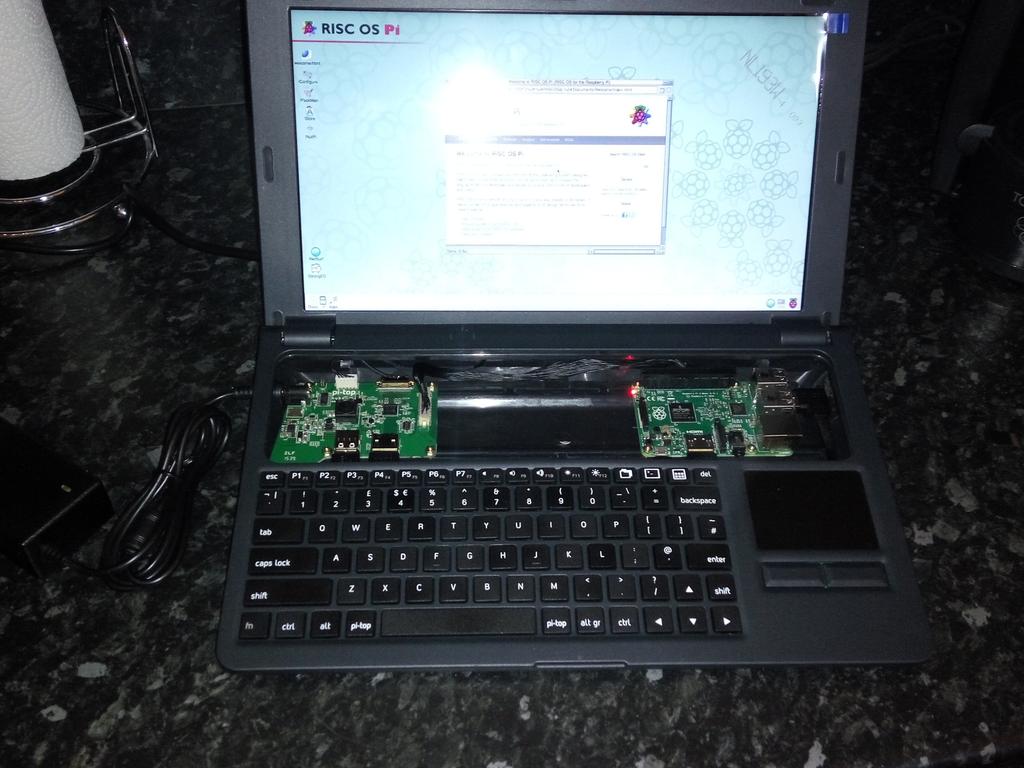 andymetallic's tweet photo. Is this the second ever @GetPiTop to run @risc_os's #RISC_OS 5? #StraightOutOfTheBox #NoTweaks #RISCOSLaptop https://t.co/1UB2DoxLmn