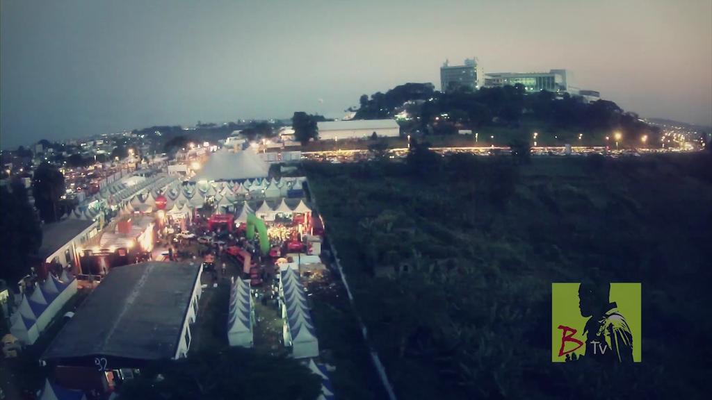 camairdroneboy's tweet photo. Palais de Congress....cest beau la nuit #yaoundé #cameroon #new237 #camairdroneboy #luvwhatyoudo https://t.co/iPao9on8Sc