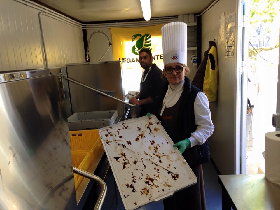 LegambienteBas's tweet photo. #plasticafree all'evento @Federcuochi con #LavapiattiMobile @ElectroluxProIT @ConilSud https://t.co/BaixzSBhrl https://t.co/iBQAHxLjee
