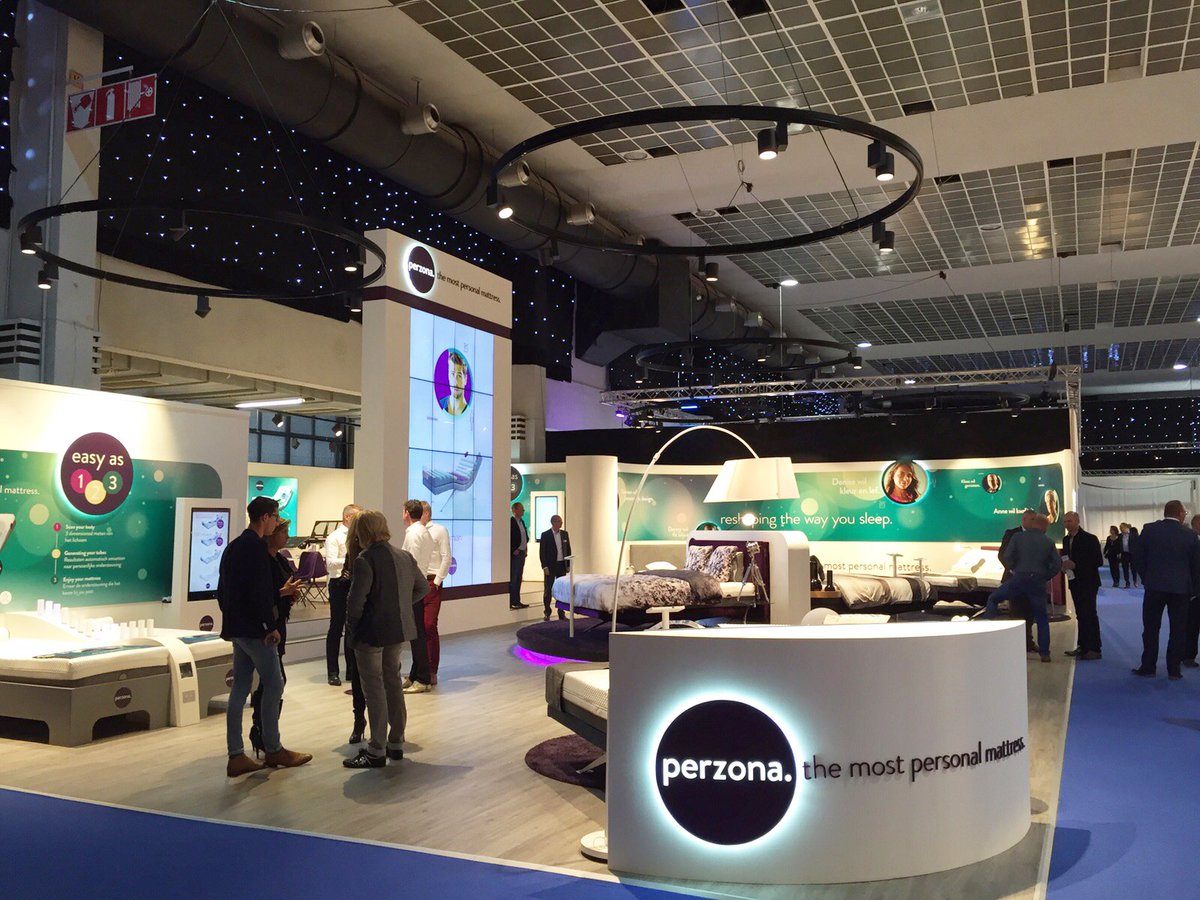 PerzonaNL's tweet photo. BEURS | De 2e dag van Meubelbeurs Brussel zit er bijna weer op. Bezoek Perzona bij stand 6-402 en kom proefliggen https://t.co/kXNFU9knFf