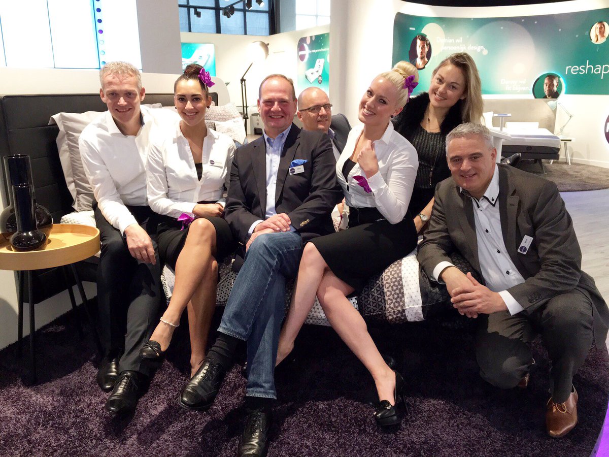 PerzonaNL's tweet photo. BEURS | De 2e dag van Meubelbeurs Brussel zit er bijna weer op. Bezoek Perzona bij stand 6-402 en kom proefliggen https://t.co/kXNFU9knFf