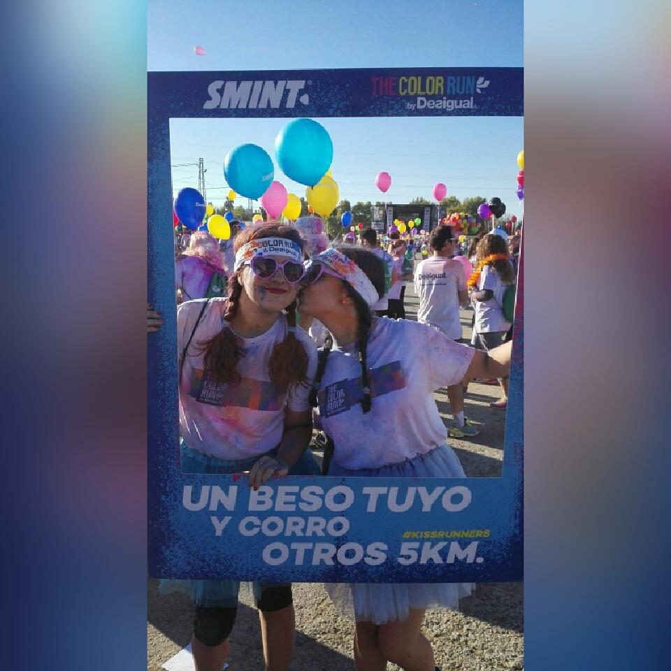 mariahans97's tweet photo. Un beso tuyo y corro otros 5 km 😘 #TheColorRunbyDesigual #kissrunners https://t.co/uatSsGgMHr