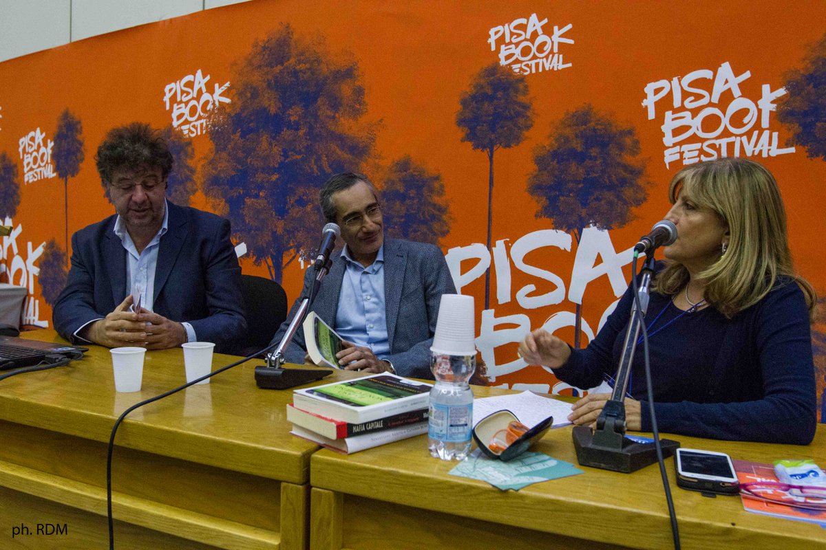 RobDeMaddi's tweet photo. Il caso non è chiuso, la verità sull'omicidio Siani di @roberto_paolo @pisabookfest @MPiaTucci @tramefestival https://t.co/goUPkmUKqk