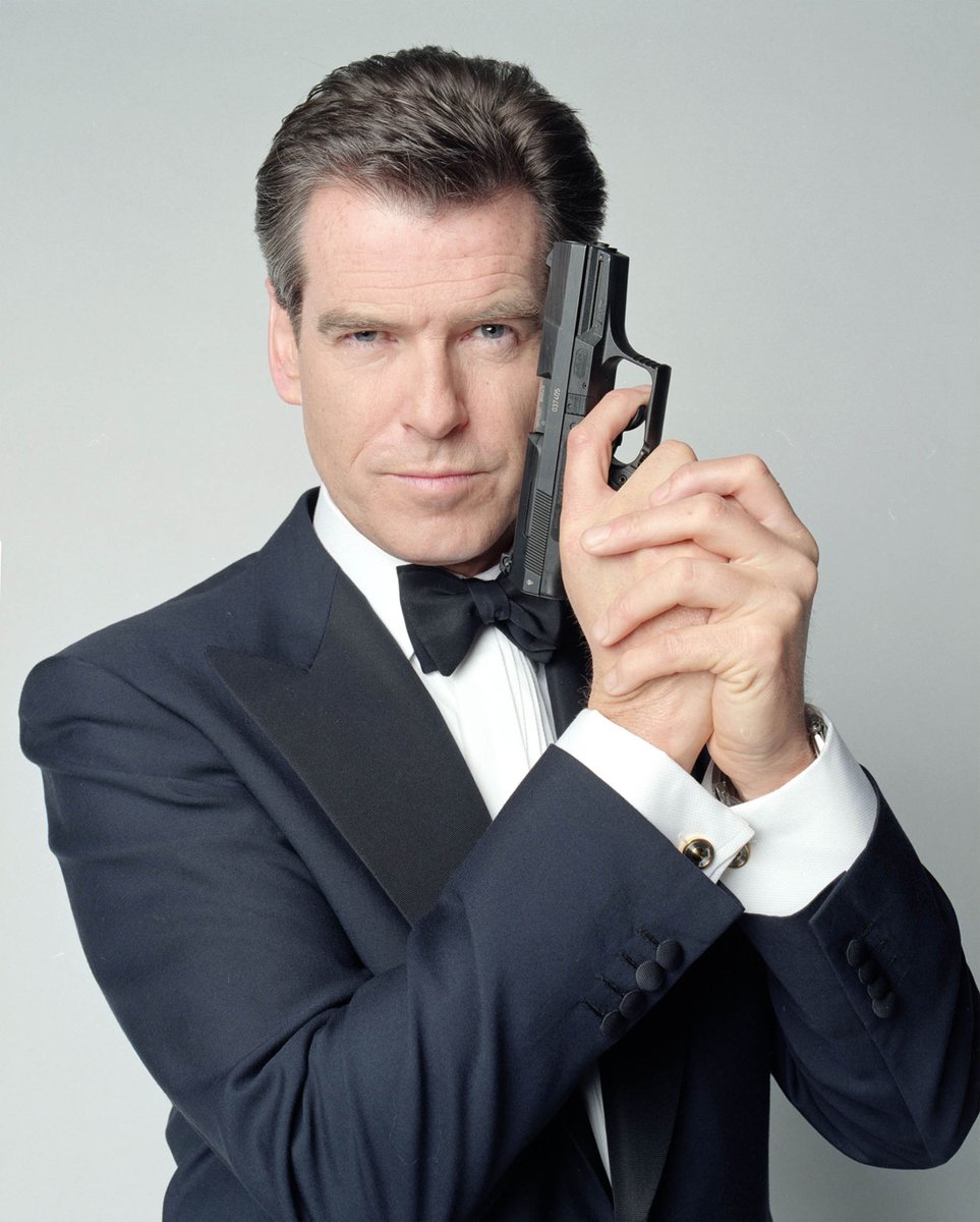 marthadebayle's tweet image. James Bond favorito? 
Pierce Brosnan
George Lazanby
Timothy Dalton
@salvadorcine