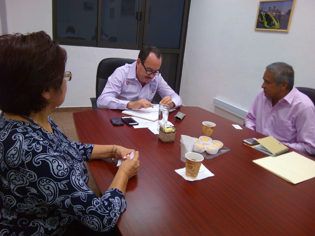 jorgemesseguer's tweet photo. Reunido c/representantes de autobuses Ometochtli, hablamos d la mejora en el servicio de transporte público #Morelos https://t.co/D5Mwjrxk38