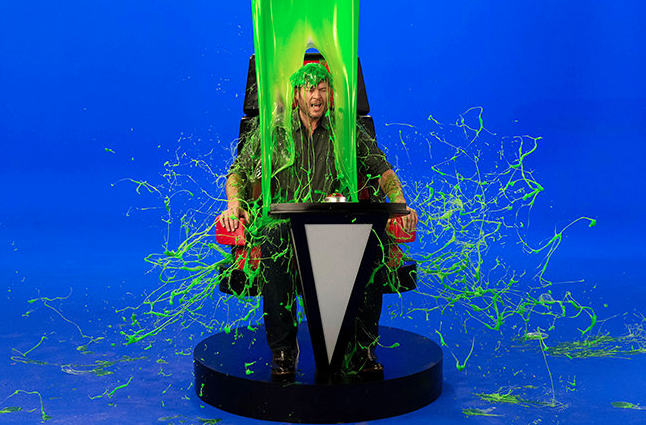 billboard's tweet photo. Blake Shelton is hosting the 2016 Nickelodeon #KidsChoiceAwards https://t.co/uRjzA82RFb https://t.co/QZsJpbsLqA