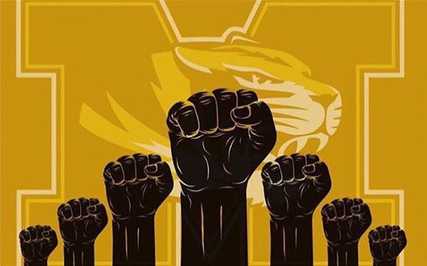 EricaOnABC13's tweet photo. This picture is buzzing on social media. Lots of my classmates are posting it. #ConcernedStudent1950 https://t.co/XUEOsD57iU