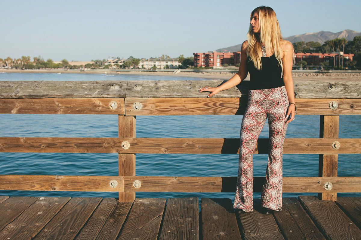 swelldotcom's tweet photo. Playful prints and our favorite boho pants have us feelin' the Monday vibes! https://t.co/ATL2zqAr93 #SwellStyle https://t.co/ehEs5It5Qm