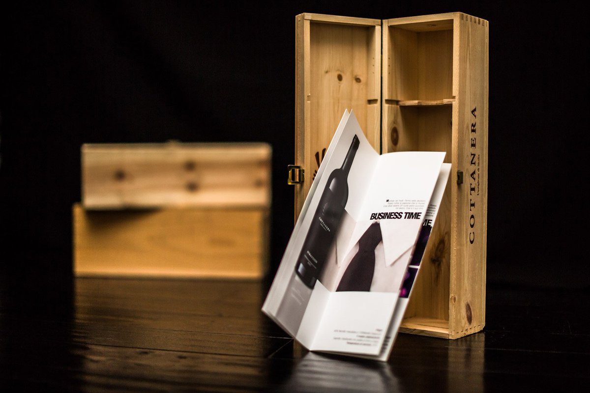 Stailfab's tweet photo. Cottanera Vinitaly: #Love #Time, #Sushi Time, #Business Time.
#Wine #brochure #ad #creative #adv by #Stailfab. https://t.co/mik1ZCg3ZS