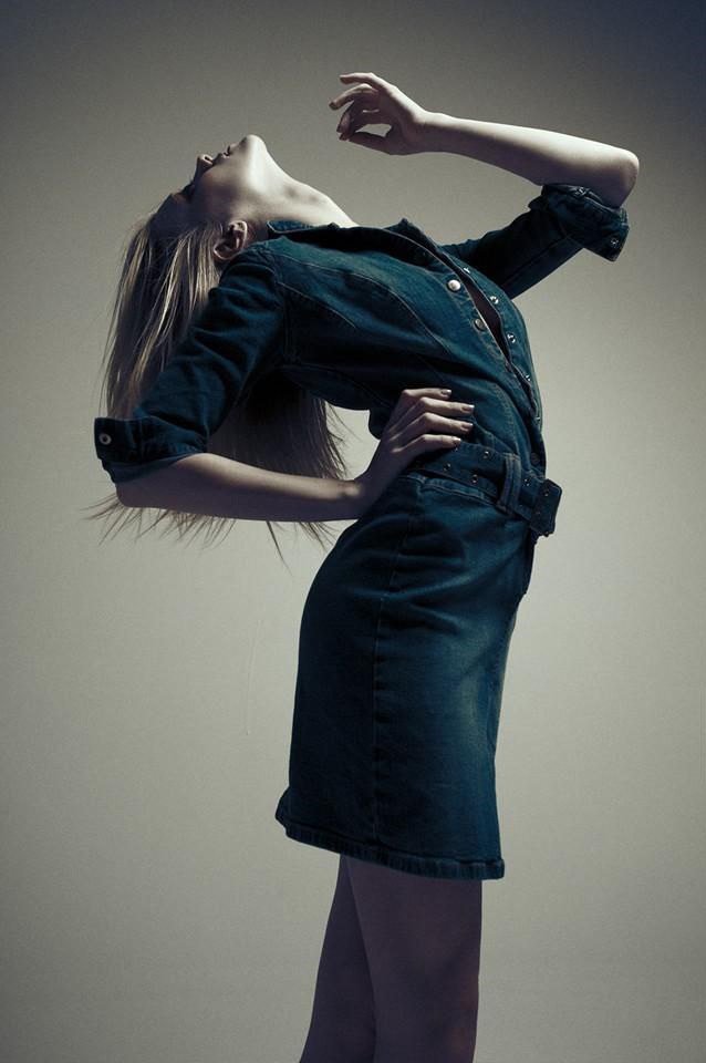 ElleEvansDaily's tweet photo. #flashback: #ElleEvans in #PortraitsOfGirls by #KHOABUI https://t.co/qHkCg7VLO5