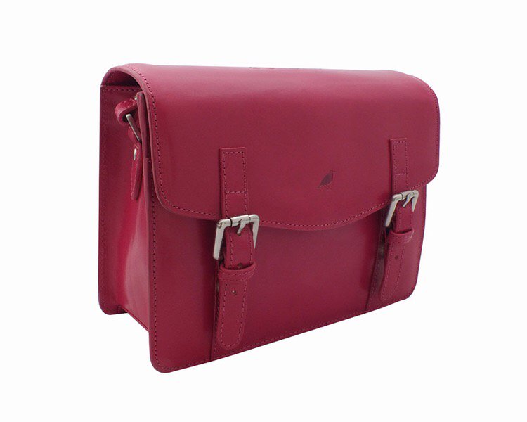 RufusCountry's tweet image. Catch us at the @countrylivinguk Christmas fair islington from Wednesday to Sunday pop by and try out our new bags.