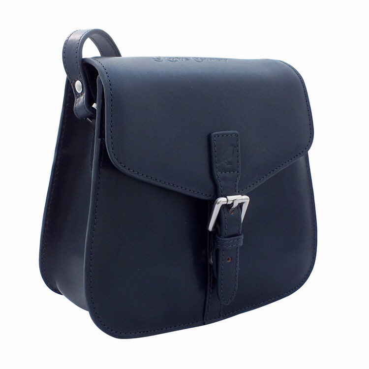 RufusCountry's tweet image. Catch us at the @countrylivinguk Christmas fair islington from Wednesday to Sunday pop by and try out our new bags.