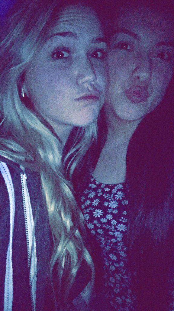 tayshaazelma's tweet photo. @LexiLmg miss you https://t.co/pJCyT1fUlm