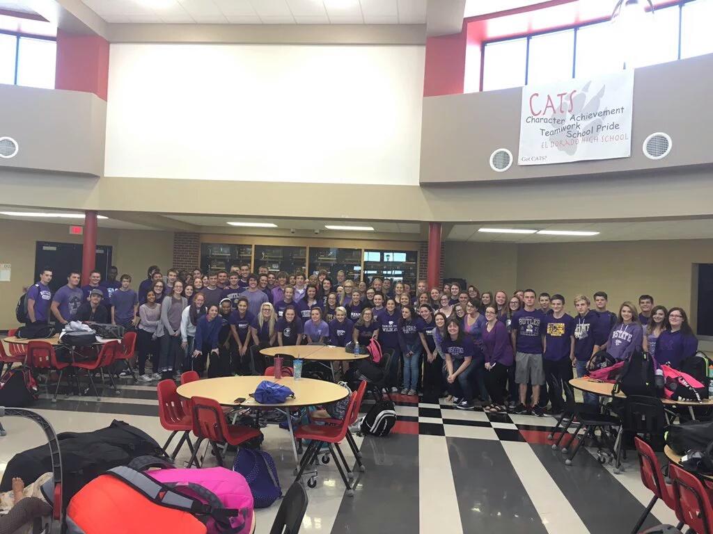 bgraceal's tweet photo. #StayRowellStrong https://t.co/I6mZ4WqBhj